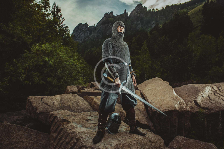 Choosing Armour for a Universal Fighter