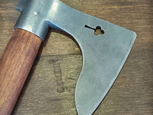 Hache XIVème siècle