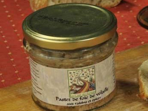 Terrine de foies de volailles aux raisins et épices